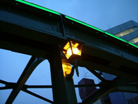 レトロな形の橋灯